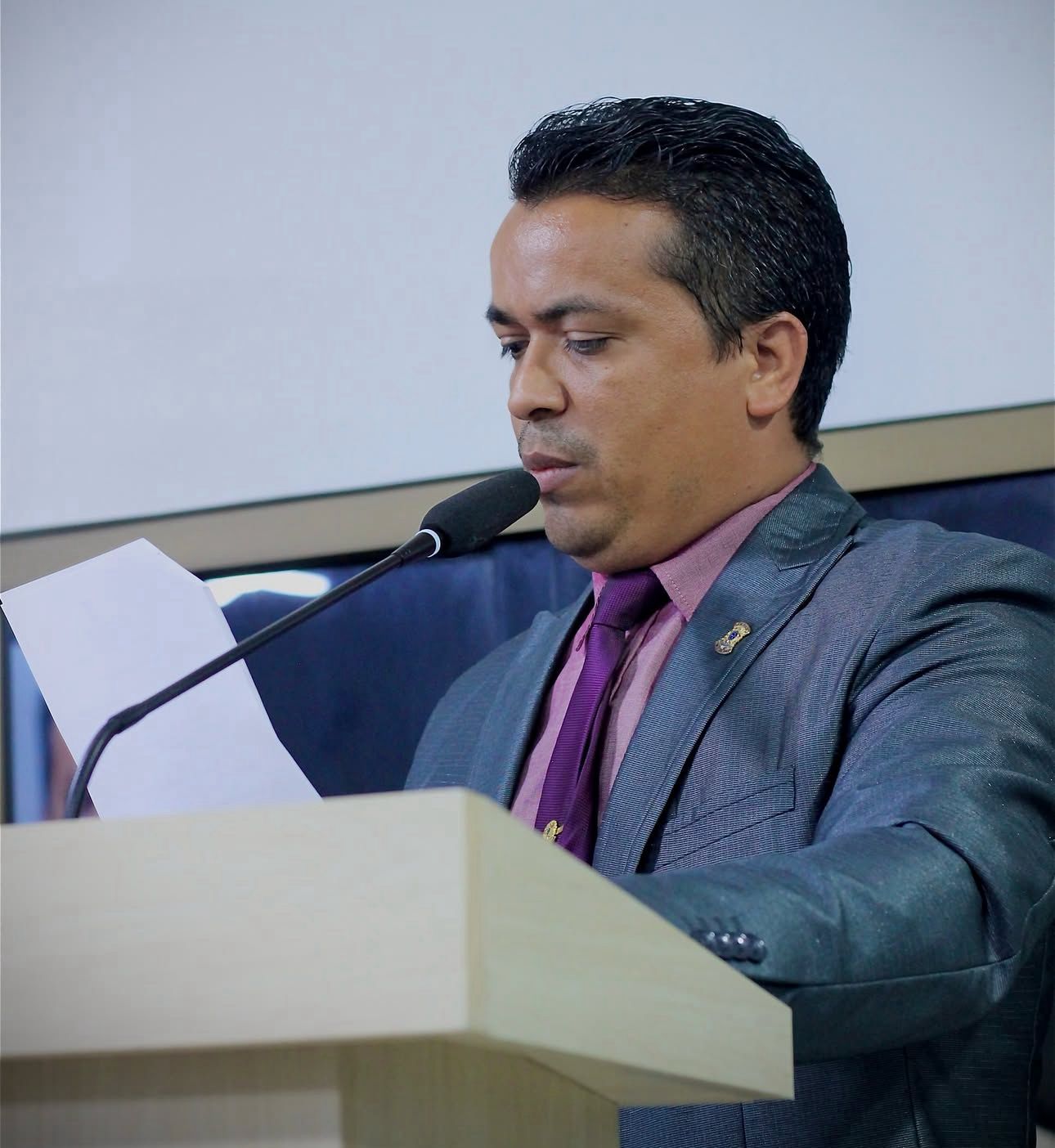 Câmara de Alhandra aprova títulos de cidadania e requerimentos de melhorias urbanas durante Sessão 